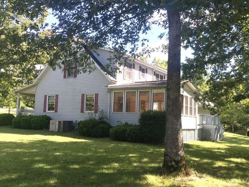 37 Grassland Rd, Crossville, TN 38572