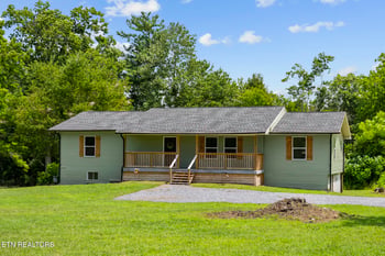 37 Windy Acres Dr, Crossville, TN 38571