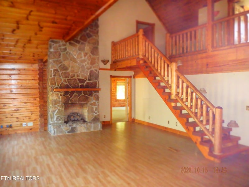 370 Brave Dr, Oneida, TN 37841
