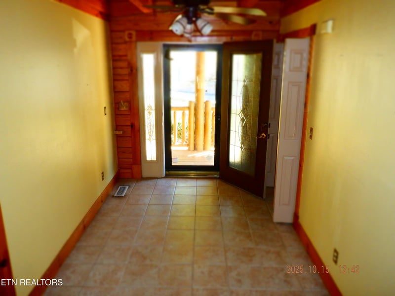 370 Brave Dr, Oneida, TN 37841