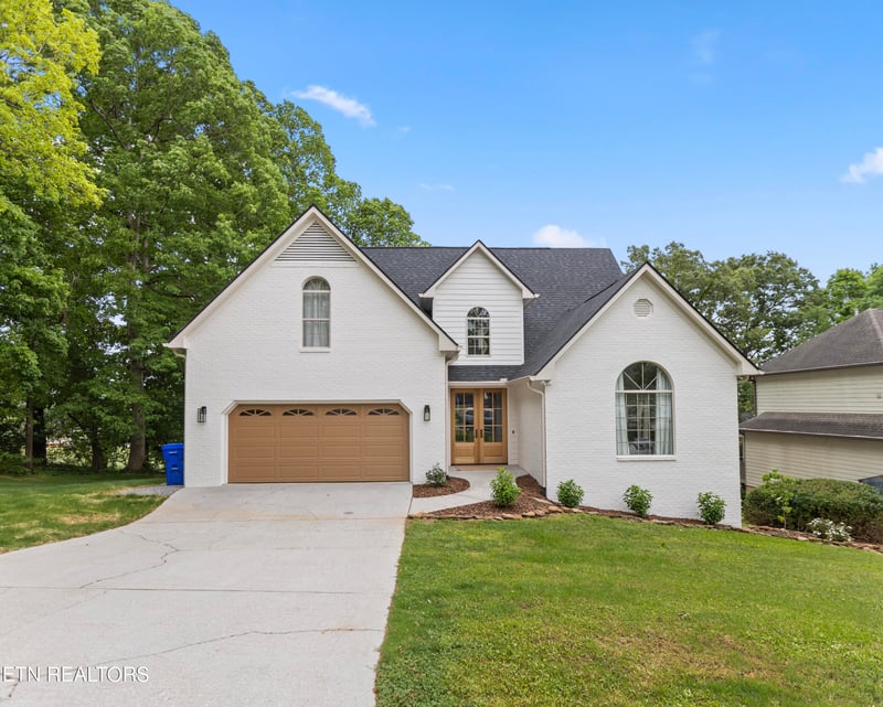 3700 S View Cir, Knoxville, TN 37920