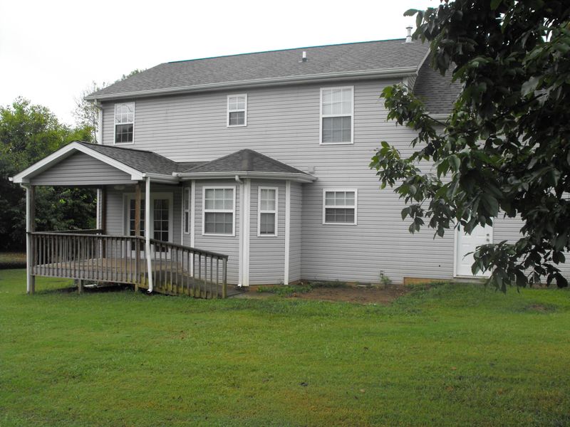 3700 Stonebridge Dr, Powell, TN 37849