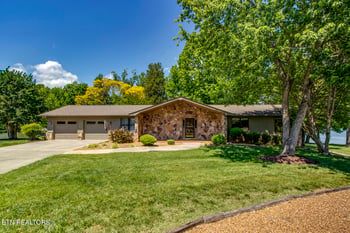 3701 River Trace Ln, Knoxville, TN 37920