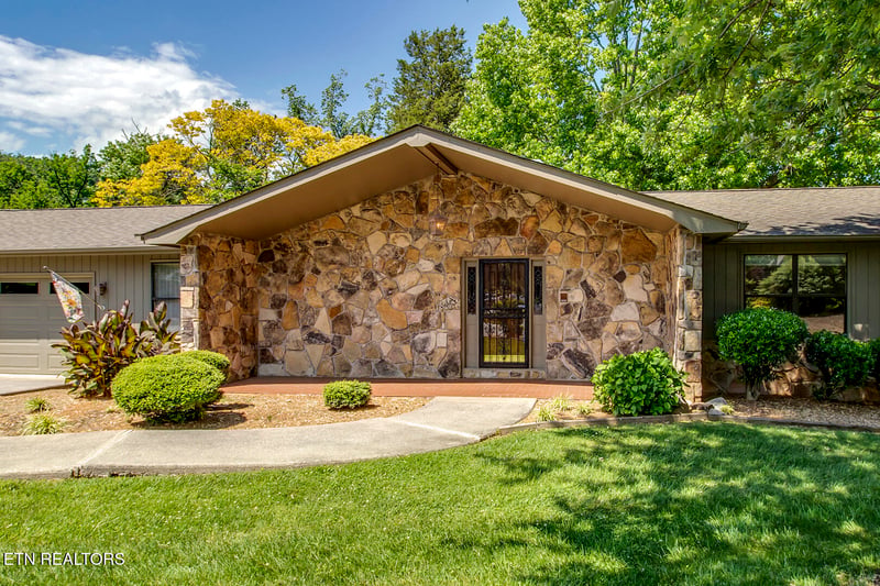 3701 River Trace Ln, Knoxville, TN 37920
