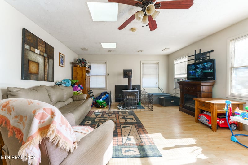 3702 Lost Branch Rd, Sevierville, TN 37862