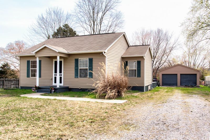 3702 Valley View Dr, Knoxville, TN 37917