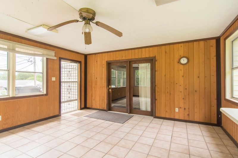3704 Lucinda Dr, Knoxville, TN 37918