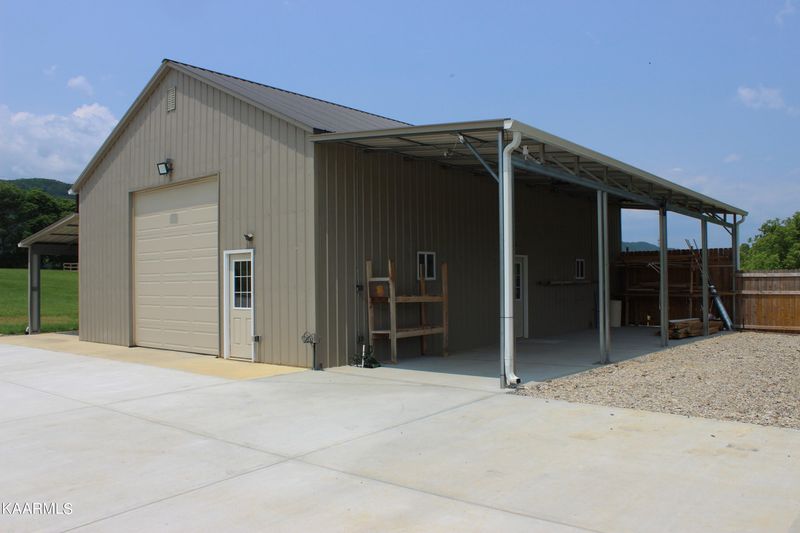 3706 Dutch Valley Rd, Clinton, TN 37716
