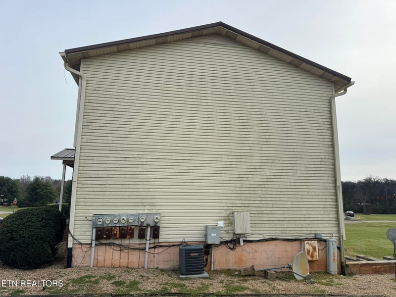 3707 Moss Ln, Louisville, TN 37777