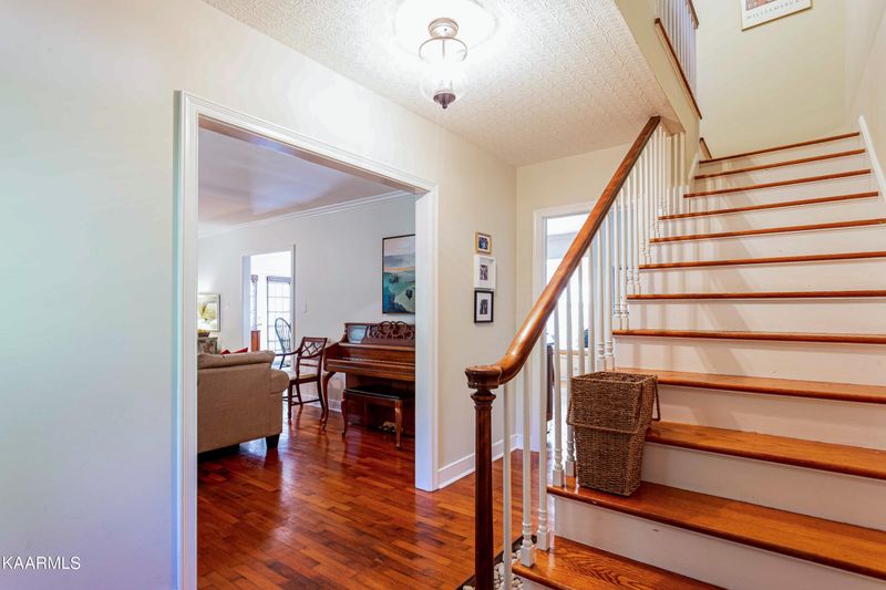3709 Garden Dr, Knoxville, TN 37918
