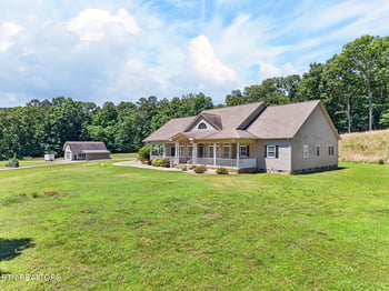 371 Pin Oak Dr, Rockwood, TN 37854