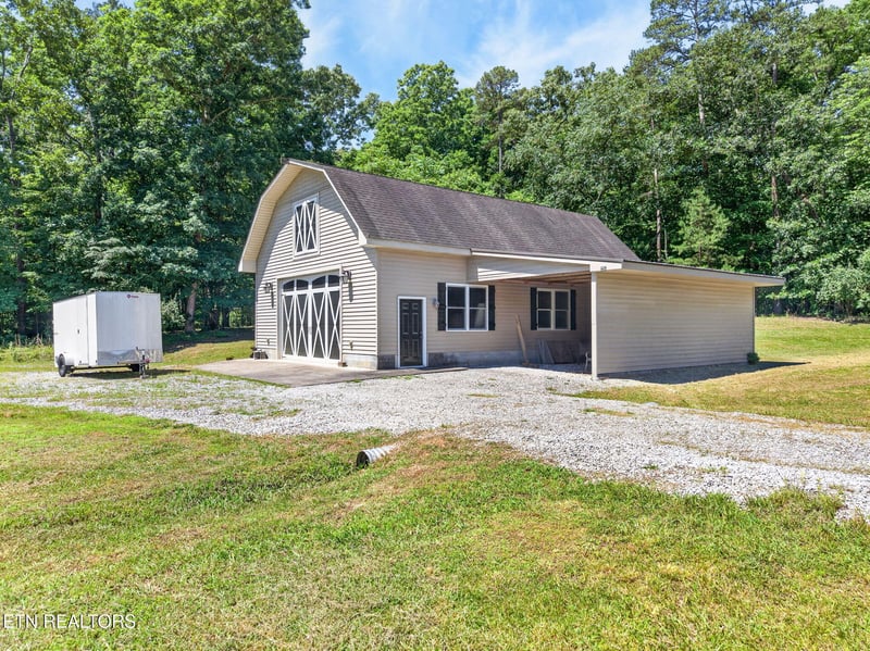 371 Pin Oak Dr, Rockwood, TN 37854