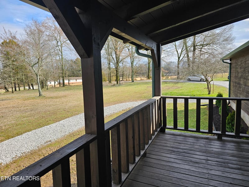 371 Plaza Dr, Madisonville, TN 37354