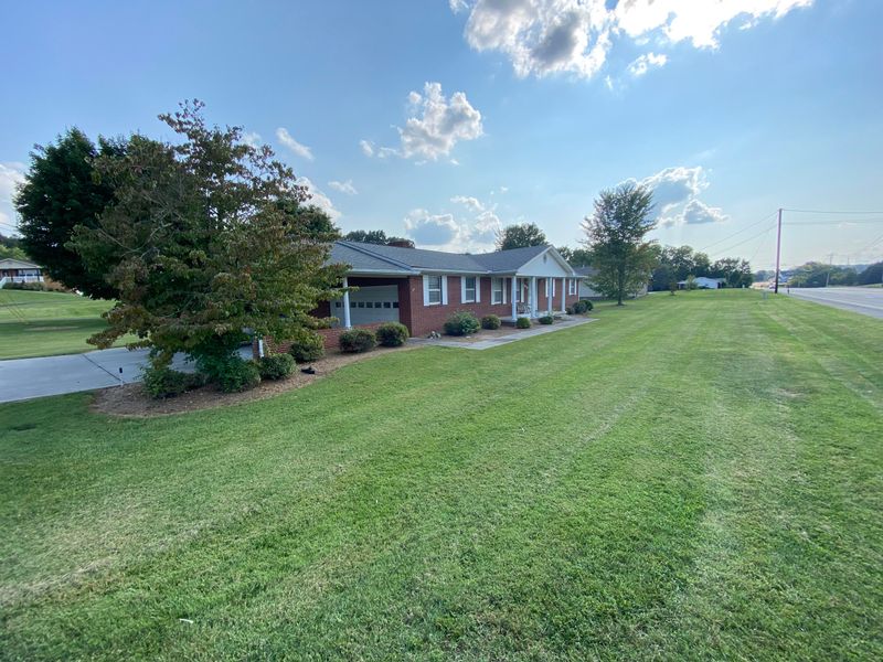 3710 E Emory Rd, Knoxville, TN 37938