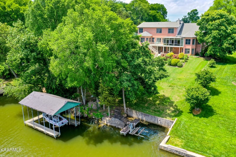 3710 River Trace Ln, Knoxville, TN 37920