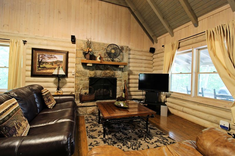 3710 Shadyview Ridge Rd, Sevierville, TN 37876