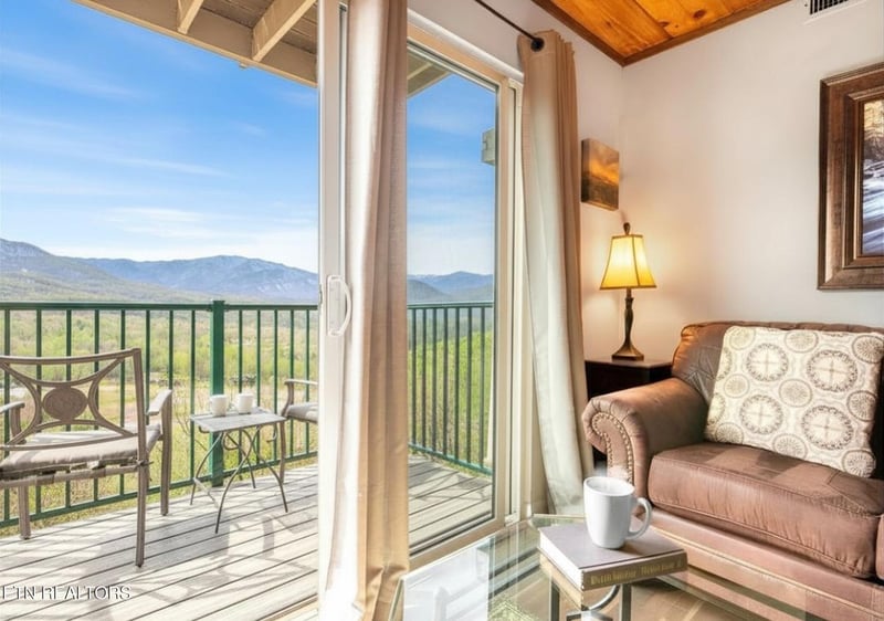 3710 Weber Rd #B202, Gatlinburg, TN 37738