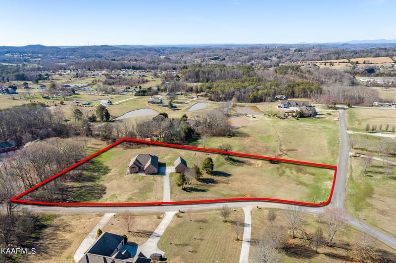 3710 Windstream Dr, Friendsville, TN 37737