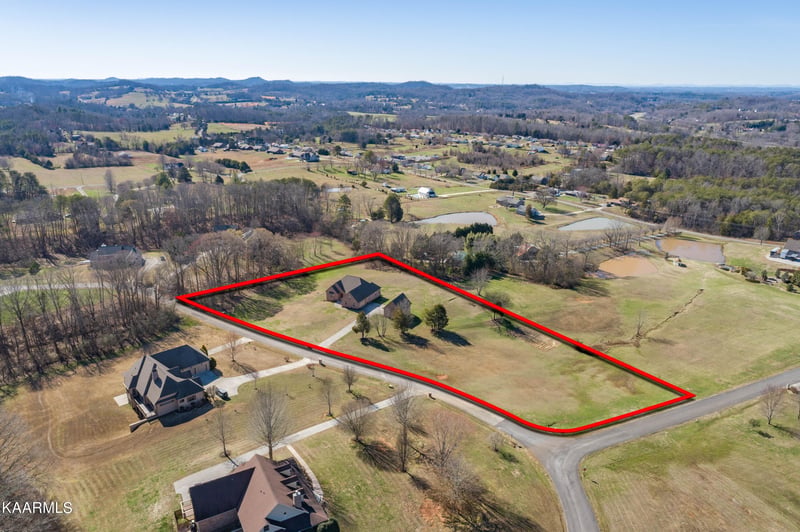 3710 Windstream Dr, Friendsville, TN 37737