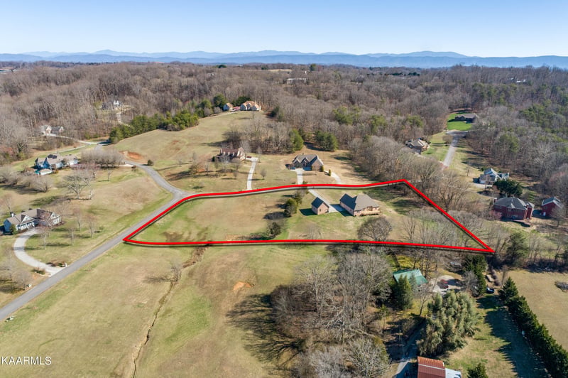 3710 Windstream Dr, Friendsville, TN 37737