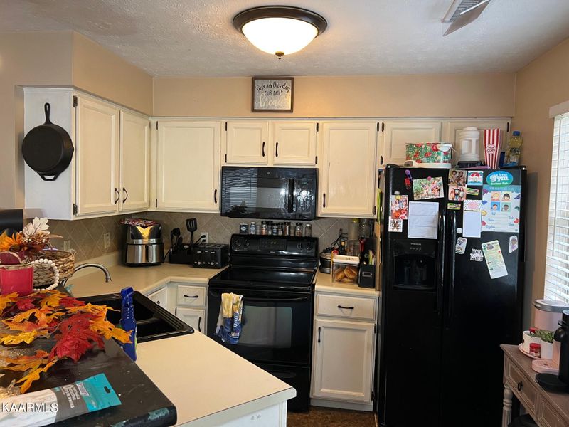 3712 Holgate Ln, Powell, TN 37849