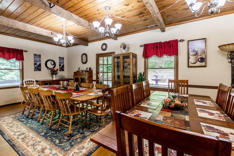 3715 Clabo Mountain Ln, Sevierville, TN 37862
