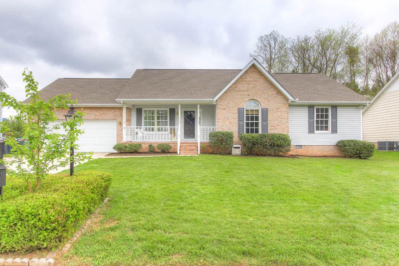 3716 Stonebridge Dr, Powell, TN 37849
