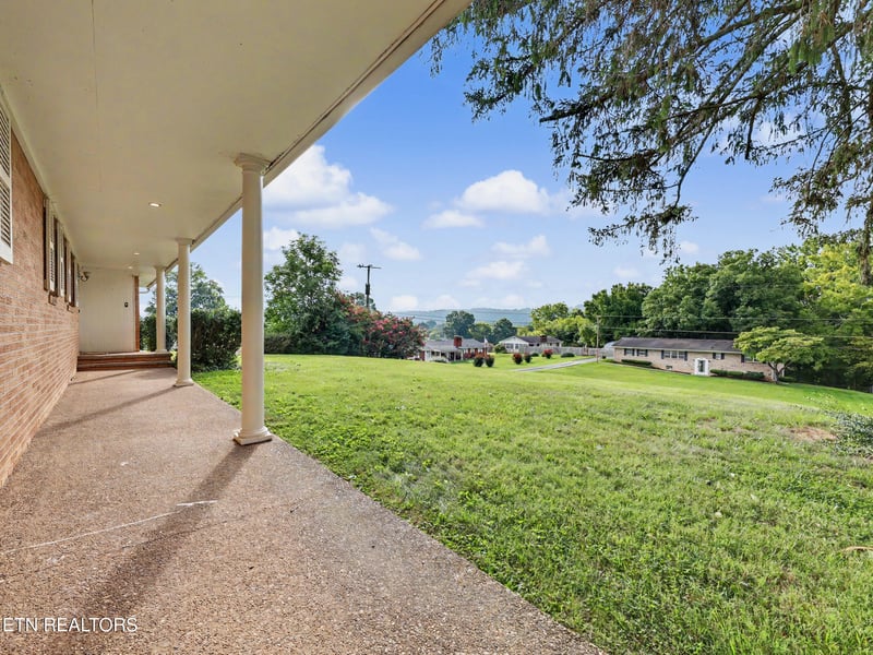 3717 Splendor Dr, Knoxville, TN 37918