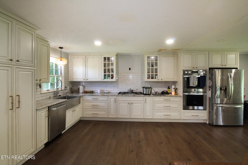 3718 Cherrylog Rd, Knoxville, TN 37921