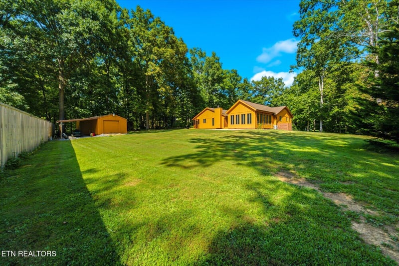 372 Fallen Oak Cir, Seymour, TN 37865