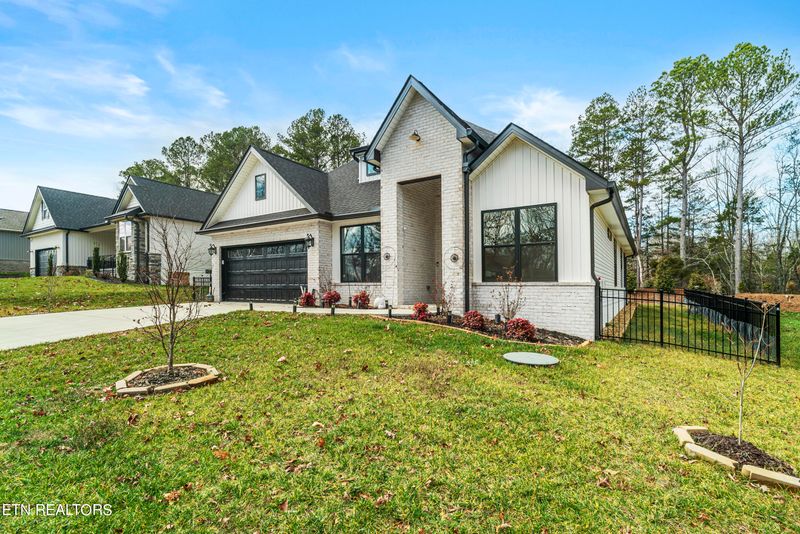 372 Mingo Way, Loudon, TN 37774