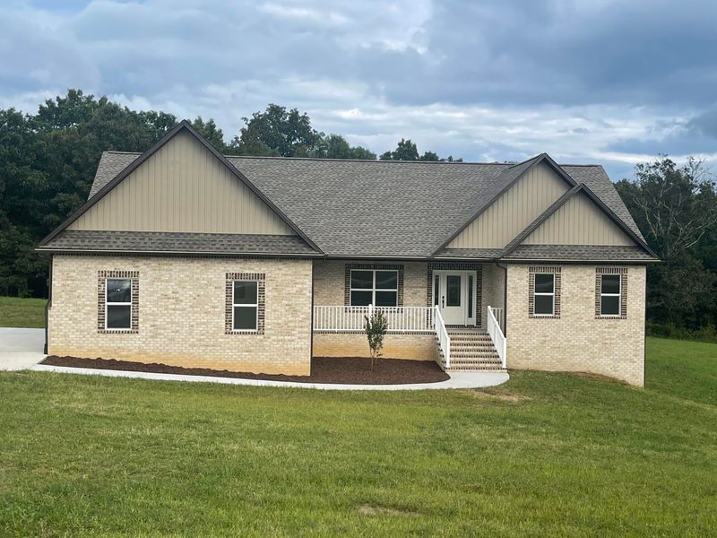 372 Shadow Mountain Dr, Crossville, TN 38572