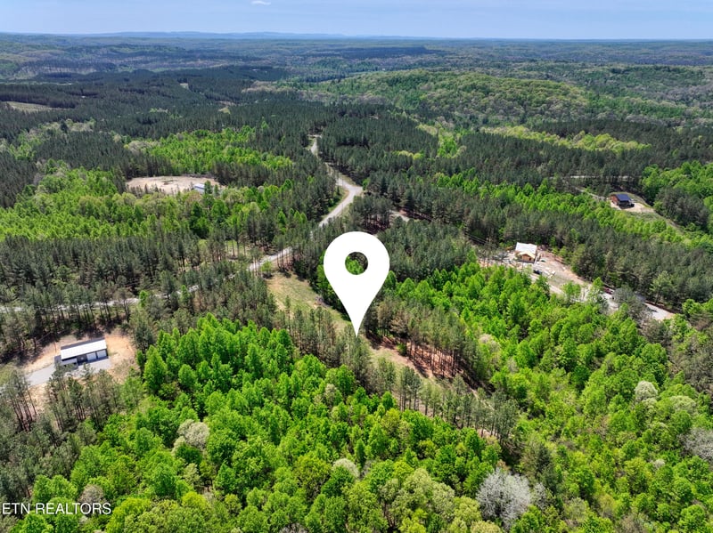 372 Stonecipher Ct, Sunbright, TN 37872