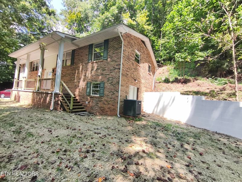 3722 Roberts Rd, Corryton, TN 37721