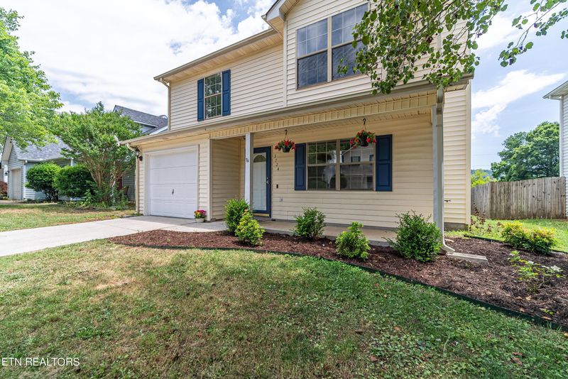 3724 Holgate Ln, Powell, TN 37849