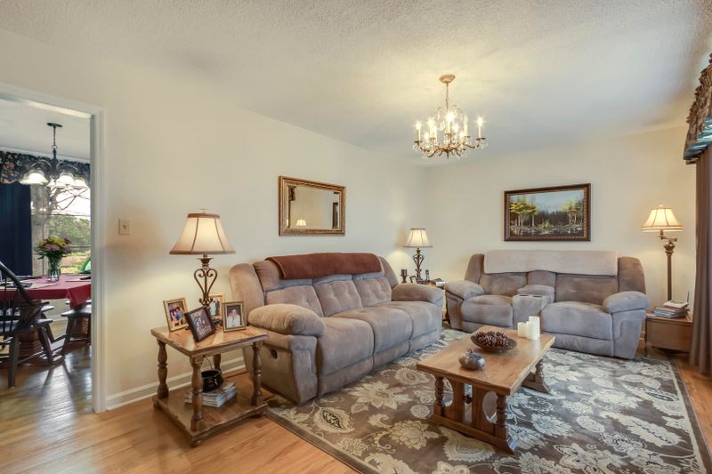 3725 Zion Ridge Rd, Loudon, TN 37774