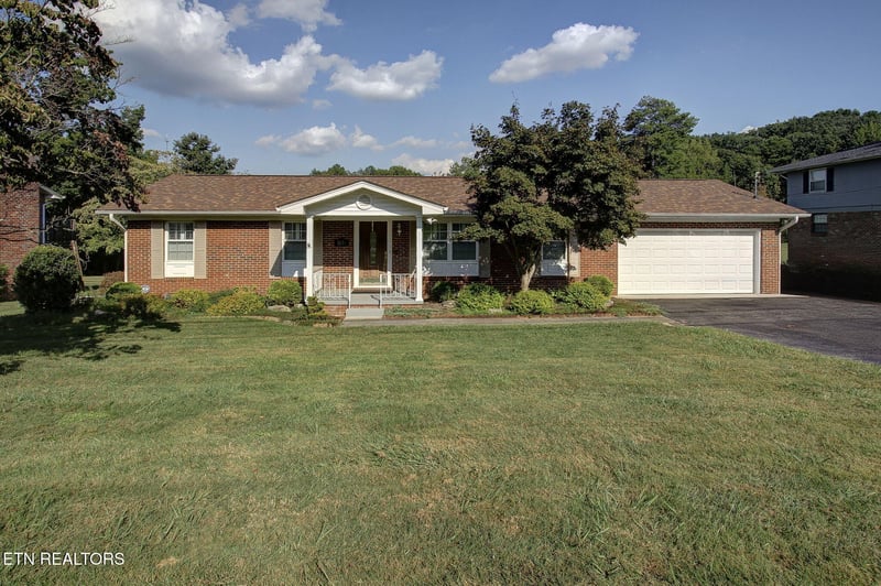 3726 Cherrylog Rd, Knoxville, TN 37921