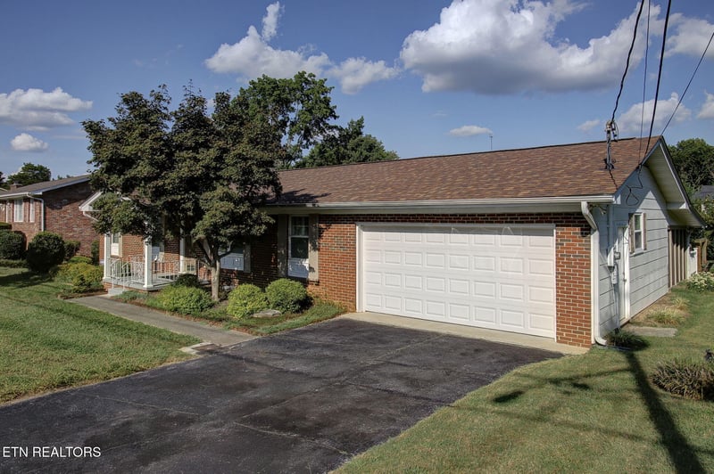 3726 Cherrylog Rd, Knoxville, TN 37921
