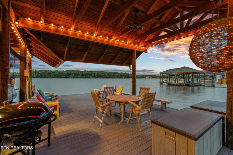 3726 Promontory Point, Louisville, TN 37777