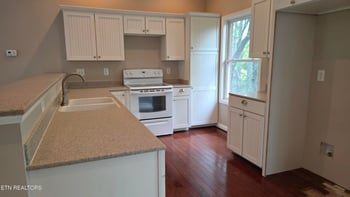 3728 Windstream Dr, Friendsville, TN 37737