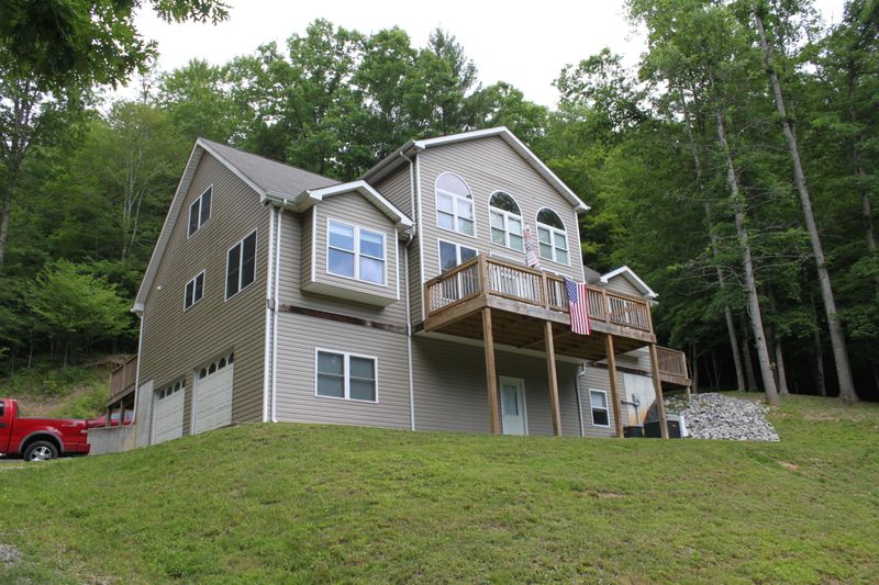 3729 Buffalo Rd, Oneida, TN 37841