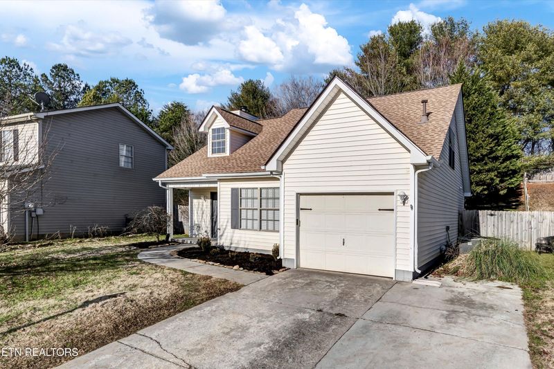 3729 Holgate Ln, Powell, TN 37849
