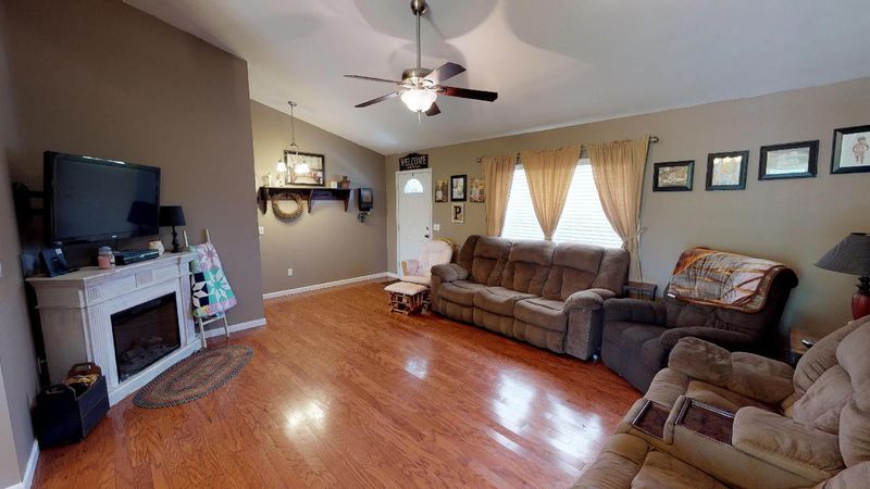 373 Deer Ridge Dr, Rutledge, TN 37861