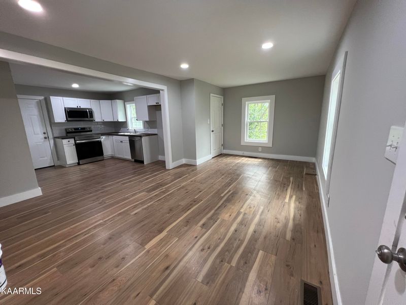 3730 Skyline Dr, Knoxville, TN 37914