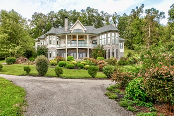 374 Bluff Tc, Jacksboro, TN 37757
