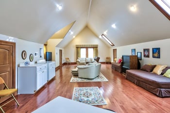 374 Bluff Tc, Jacksboro, TN 37757