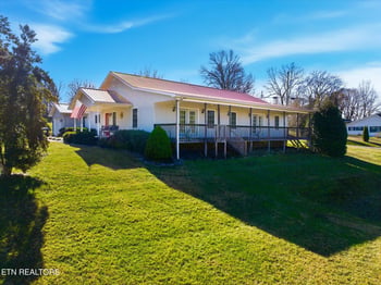 374 Depot St, Vonore, TN 37885