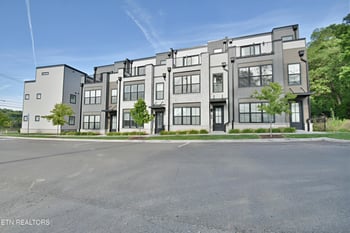 374 Mccormick St, Knoxville, TN 37920