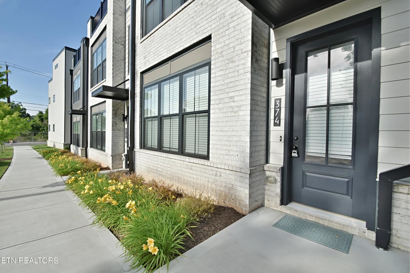 374 Mccormick St, Knoxville, TN 37920