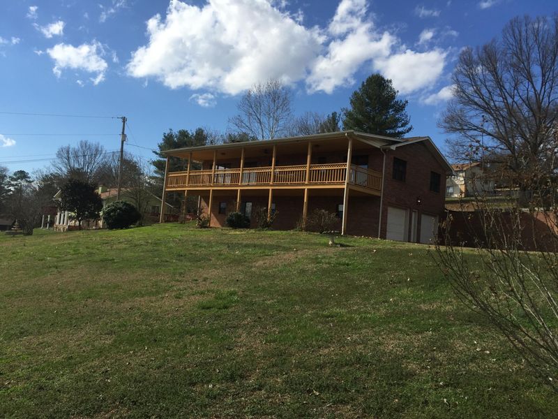 374 White Oak Cir, Kodak, TN 37764